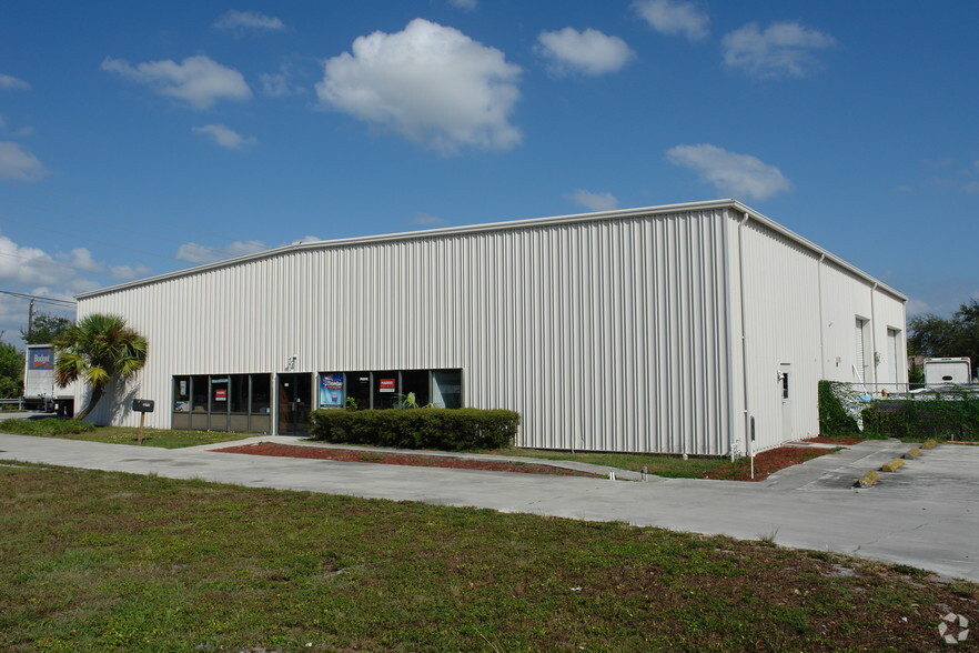 Primary Photo Of 910 Bell Ave, Fort Pierce Warehouse For Sale