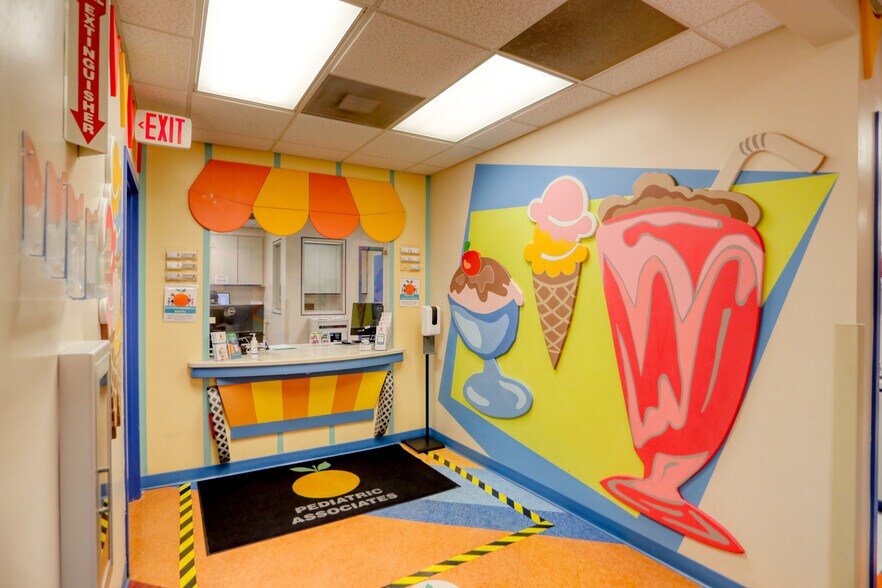 More Photos Of 1835 N Corporate Lakes Blvd, Weston Medical For Sale