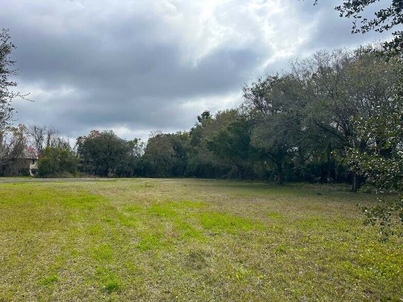 More Photos Of 2335 N Davis St, Jacksonville Religious Facility For Sale