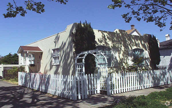 More Photos Of 717 C St, San Rafael Office For Sale