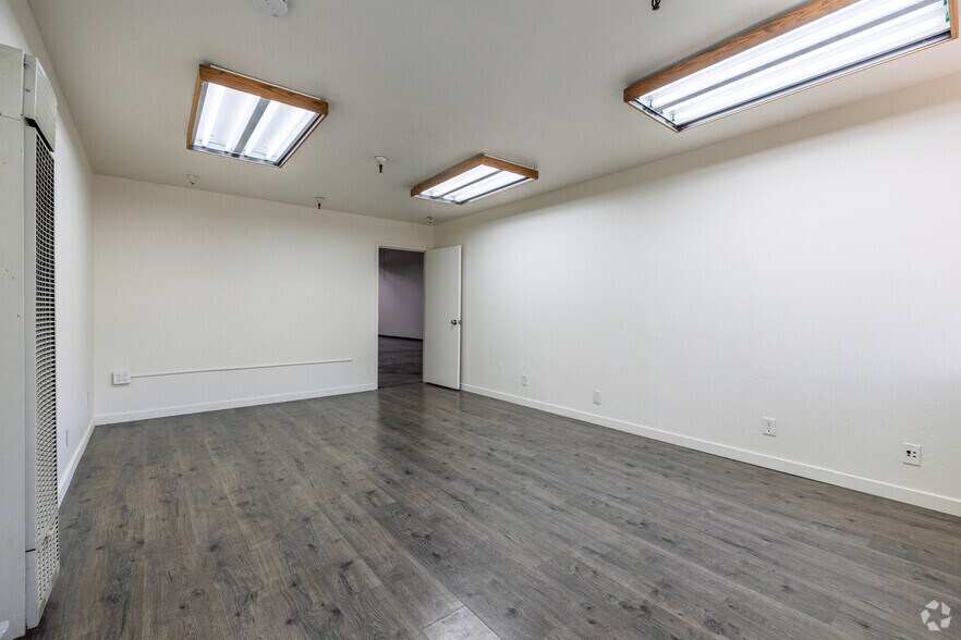 More Photos Of 299 Old County Rd, San Carlos Unknown For Lease
