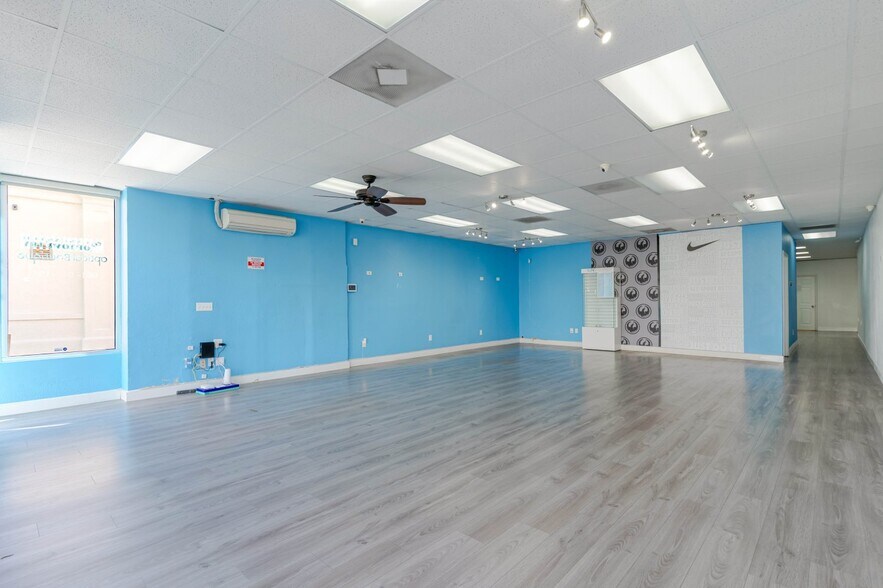 More Photos Of 516 W Lancaster Blvd, Lancaster Storefront For Lease