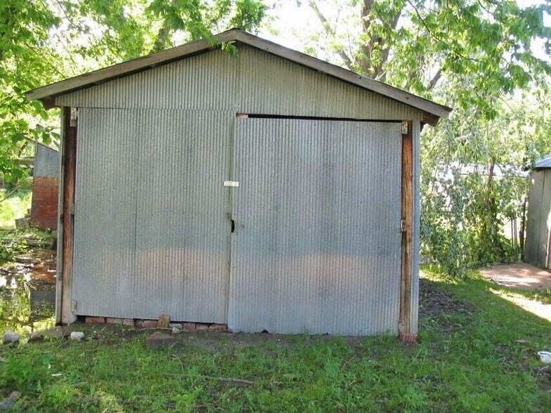 More Photos Of 109 S Brown St, Vinita Apartments For Sale