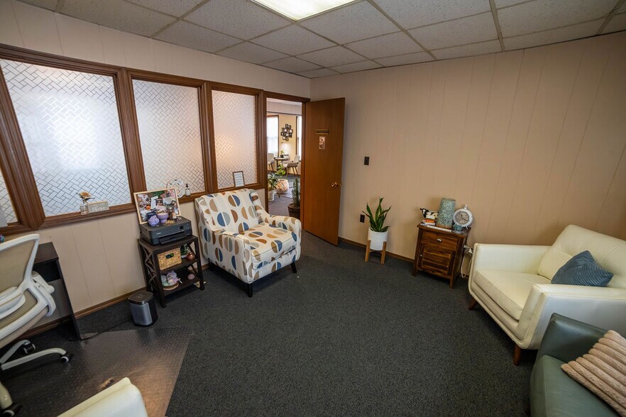 More Photos Of 811 Monroe St, Stroudsburg Office Residential For Lease