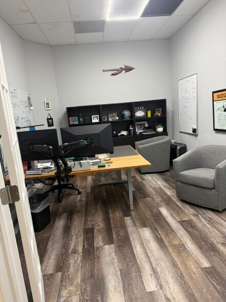 More Photos Of 1061 S Sun Dr, Lake Mary General Retail For Sale