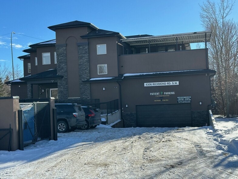 More Photos Of 4306 Richmond Rd SW, Calgary Medical For Sale