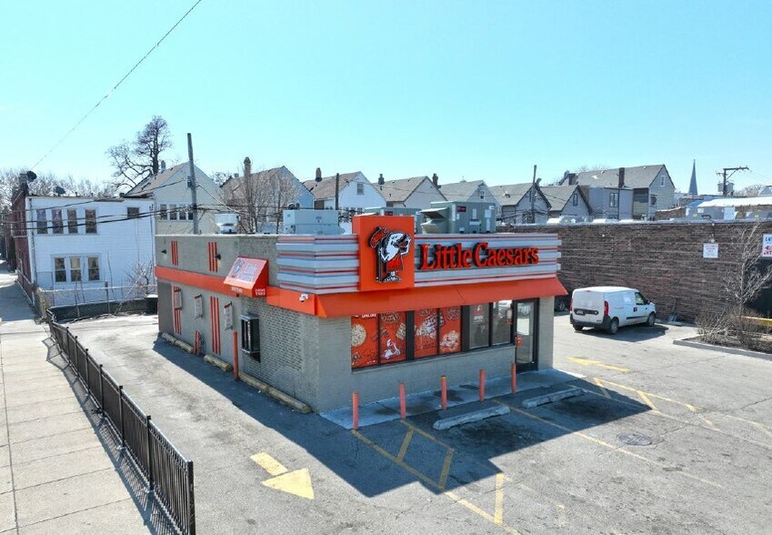 More Photos Of 2601 W Cermak Rd, Chicago Fast Food For Sale