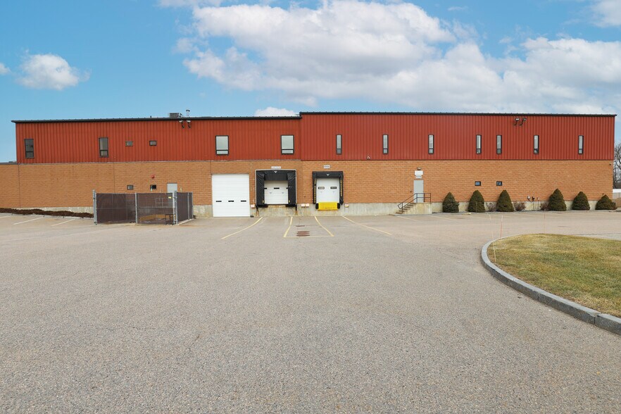 More Photos Of 1034 Pearl St, Brockton Warehouse For Sale