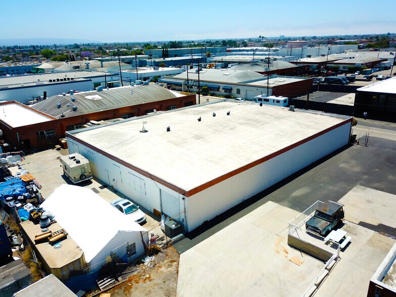 More Photos Of 12838 Weber Way, Hawthorne Manufacturing For Lease