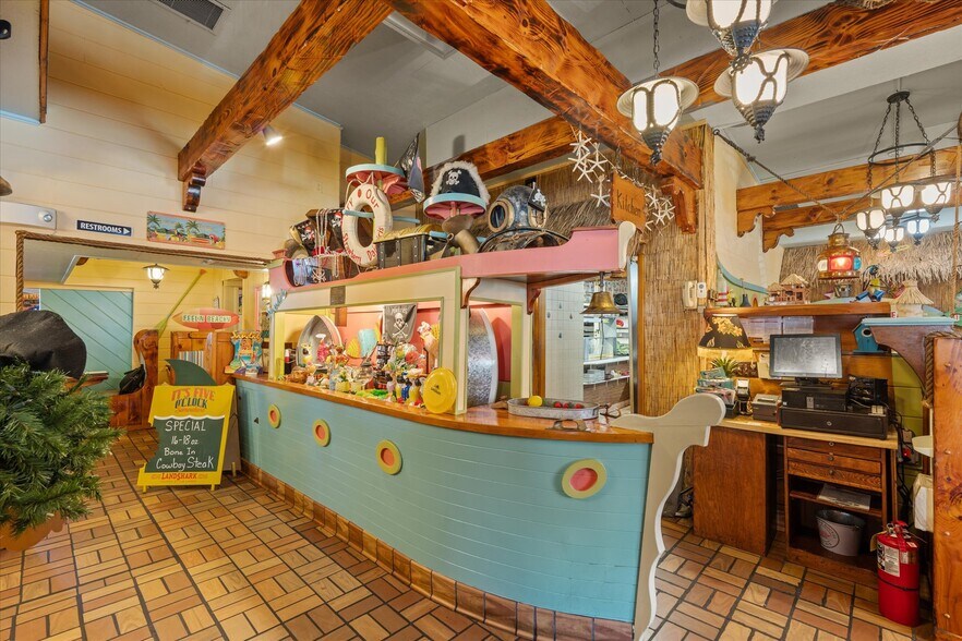 More Photos Of 1424 Main St, Sylvan Beach Restaurant For Sale