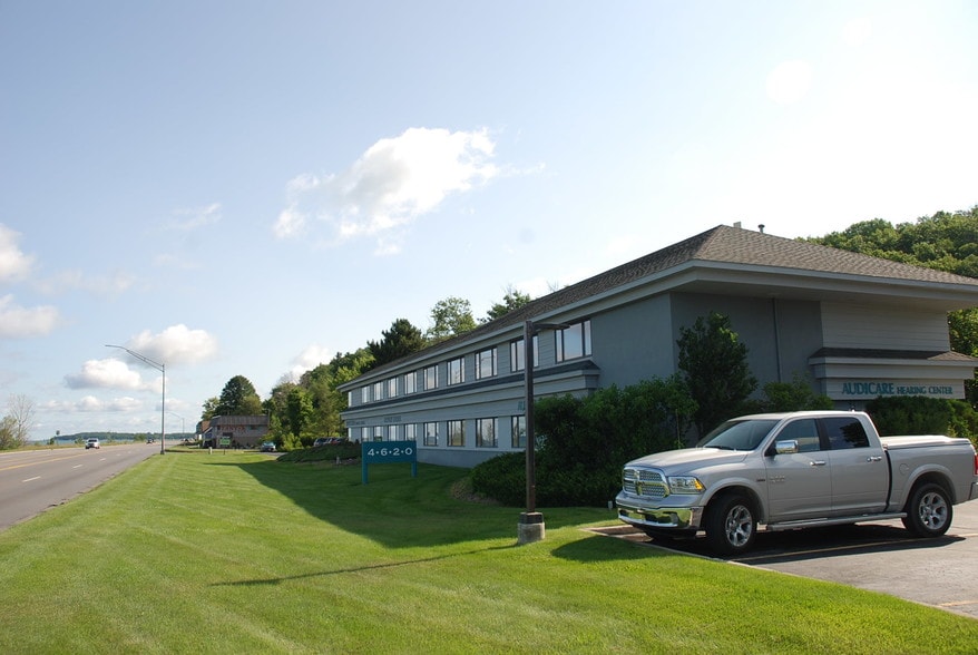 More Photos Of 4620 N US Highway 31 N, Traverse City Office For Lease