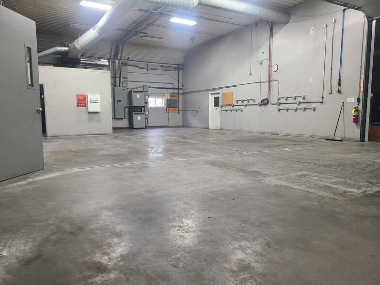 More Photos Of 455 Jefferson St, Winona Warehouse For Sale