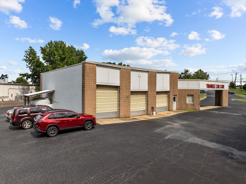 More Photos Of 6425 Glenwood Ave, Raleigh Auto Repair For Sale