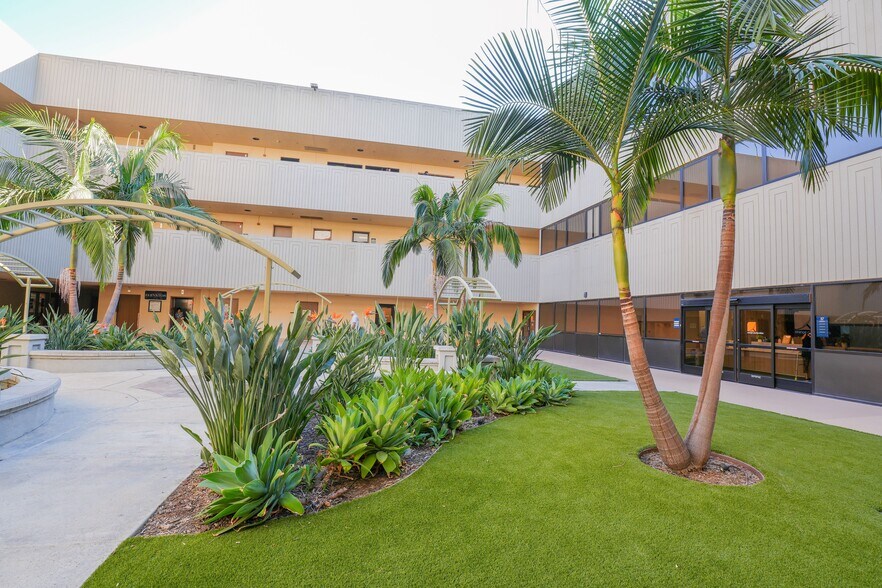 More Photos Of 999 N Tustin Ave, Santa Ana Medical For Sale