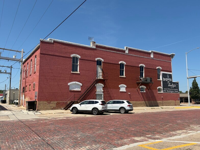 More Photos Of 1705 Washington St, Blair Storefront Retail Office For Sale