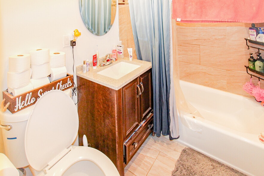 More Photos Of 6667-69 Devon Ave, Chicago Apartments For Sale