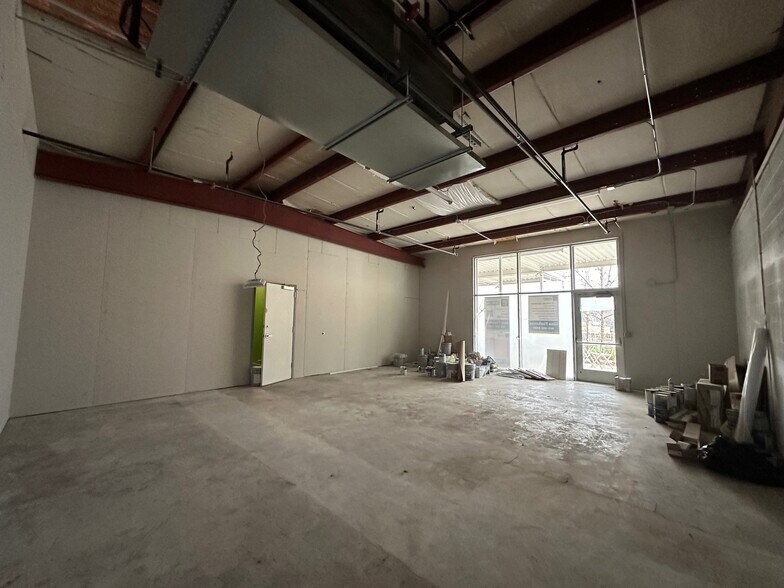 More Photos Of 129 W 2nd St, Edmond Unknown For Lease