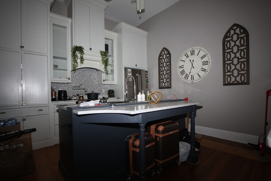 More Photos Of 130 Broad St, Rome Office For Sale