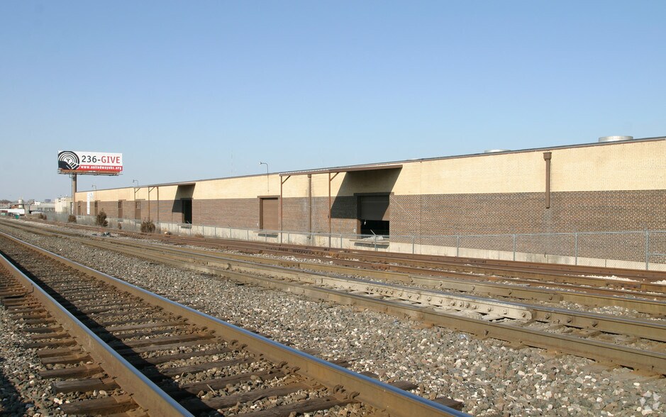 More Photos Of 3813-3817 N Santa Fe Ave, Oklahoma City Light Manufacturing For Lease