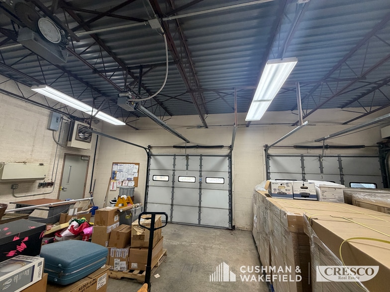 More Photos Of 16500 W Sprague Rd, Middleburg Heights Office For Sale