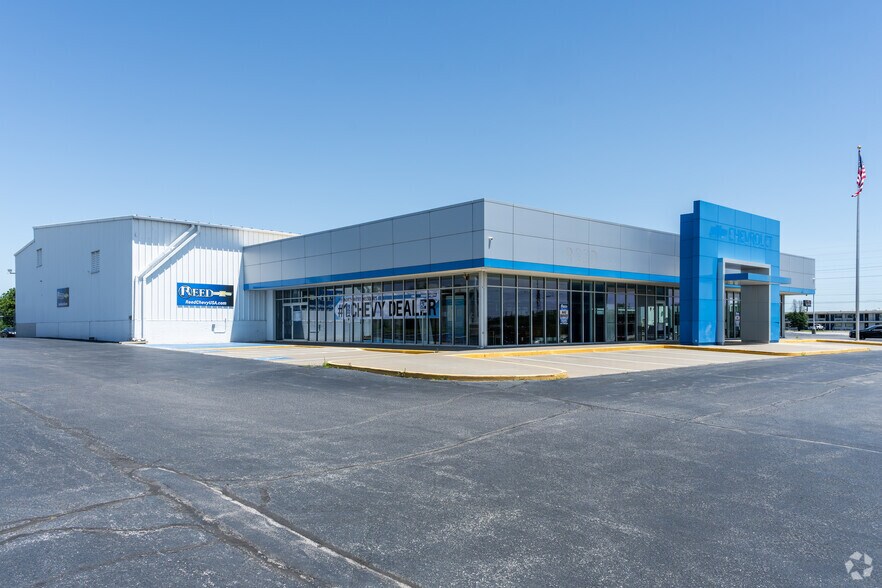 More Photos Of 3921 Frederick Ave, Saint Joseph General Retail For Sale