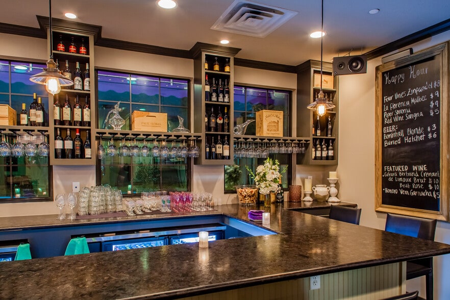 More Photos Of 801 Studewood St, Houston Restaurant For Lease