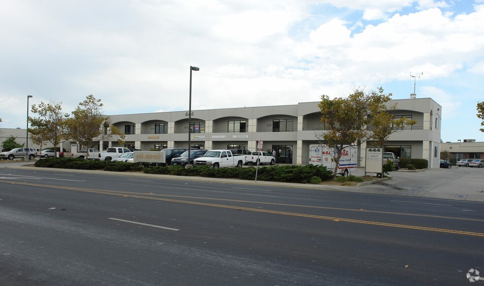 More Photos Of 444 Airport Blvd, Watsonville Light Distribution For Lease