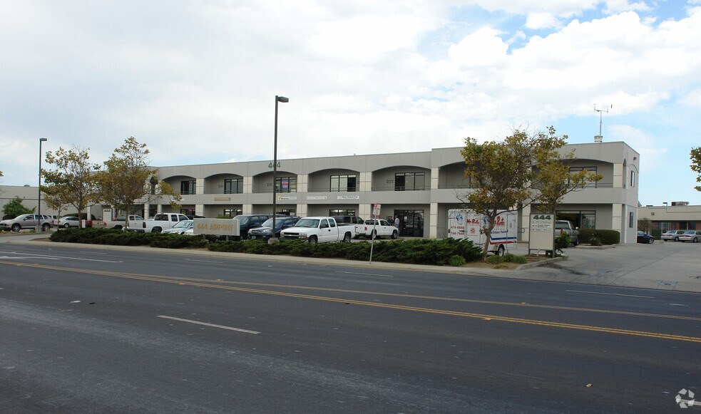 More Photos Of 444 Airport Blvd, Watsonville Light Distribution For Lease