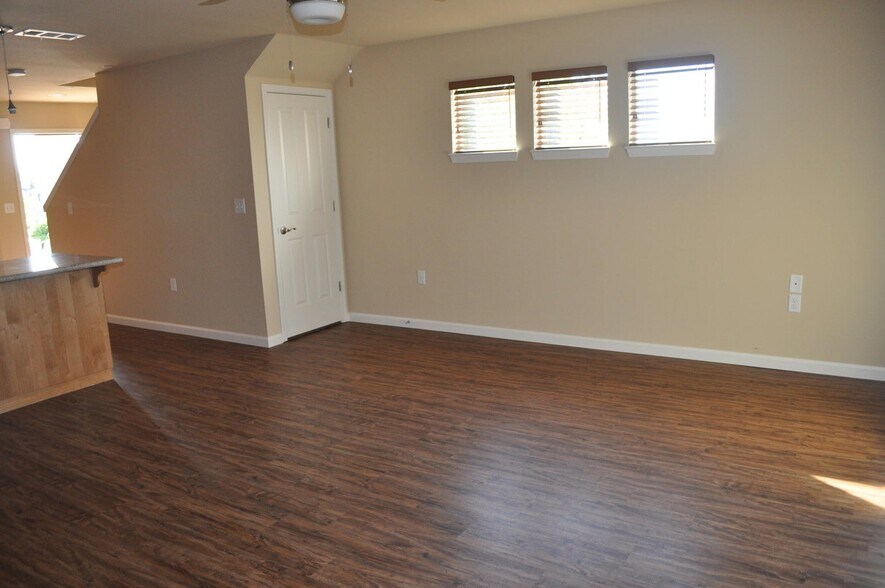 More Photos Of 1011 Burton Dr, Redding Apartments For Sale