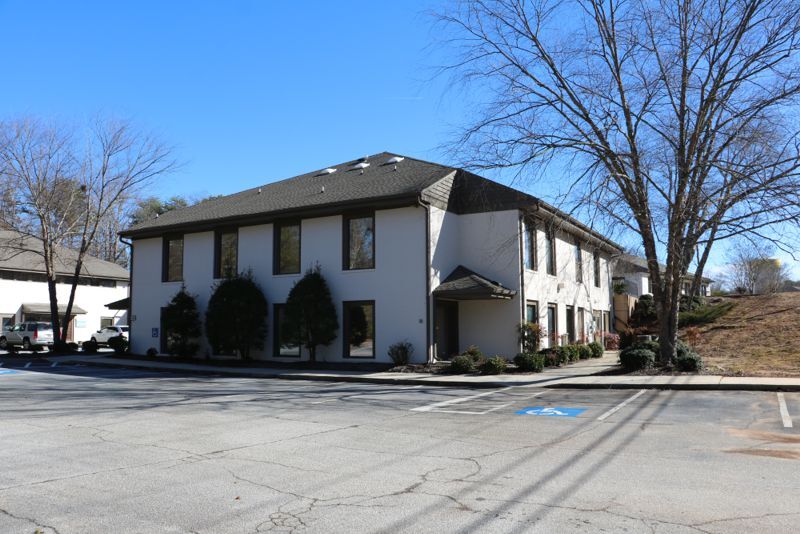 Primary Photo Of 554 Memorial Drive Ext, Greer Medical For Sale