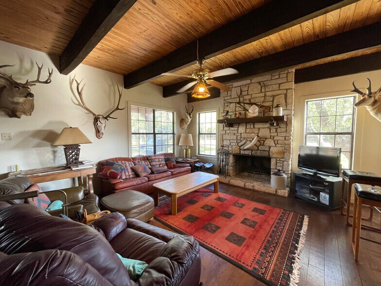 More Photos Of 1400 Greer ln, Burnet Land For Sale