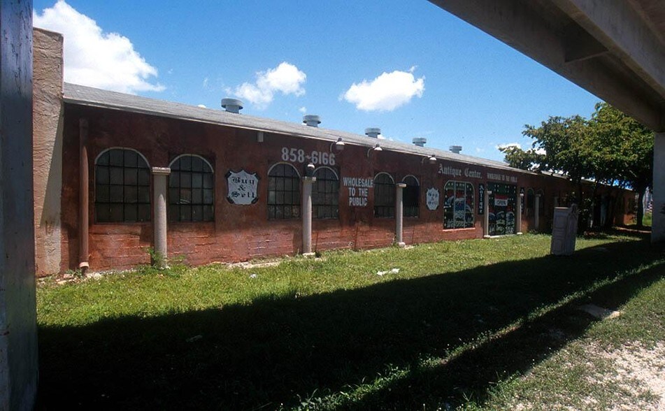 More Photos Of 2640-2646 SW 28th Ln, Miami Manufacturing For Sale