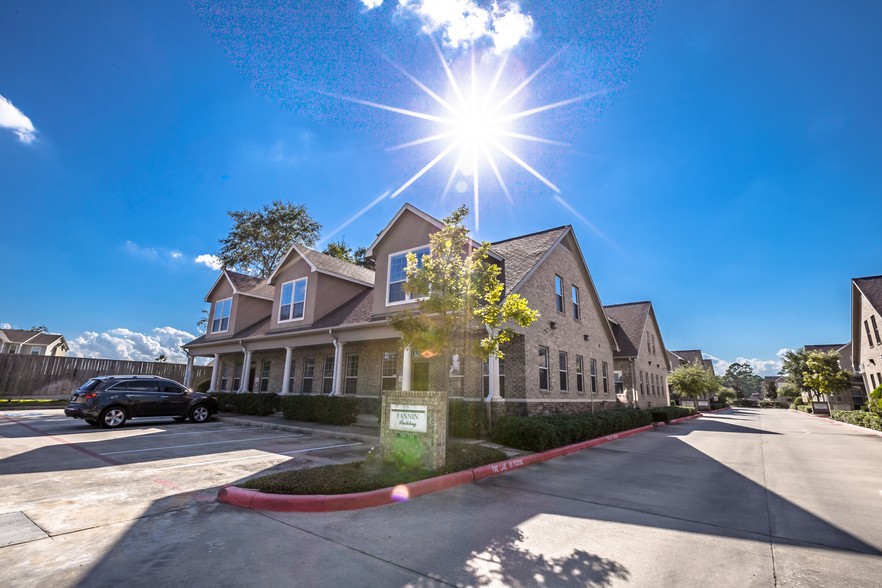 Primary Photo Of 25511 Budde Rd, The Woodlands Office For Lease