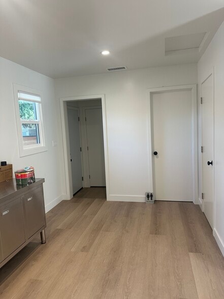 More Photos Of 1600 B St, Hayward Office For Lease