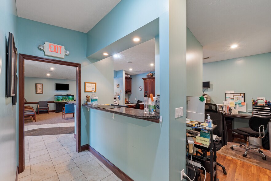 More Photos Of 5555 Us-60 E, Huntington Office For Sale