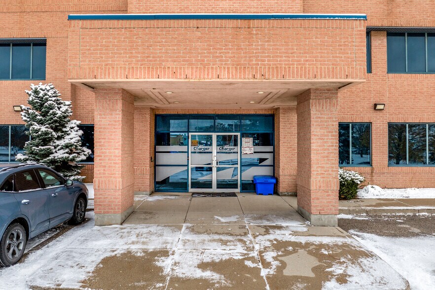 More Photos Of 170 Werlich Dr, Cambridge Service For Lease