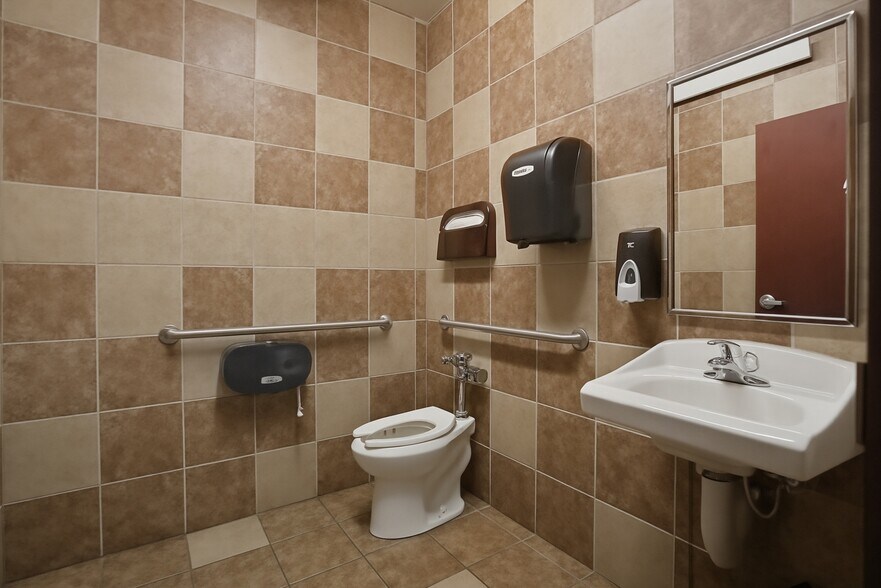 More Photos Of 1151 Industry Rd, Sturgis Manufacturing For Sale