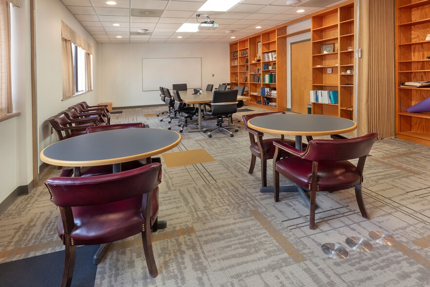 More Photos Of 100 W Antietam St, Hagerstown Office For Lease