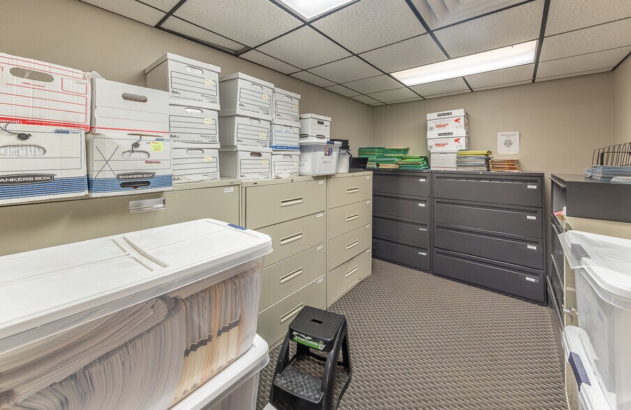 More Photos Of 2599 74th St, Lubbock Office For Sale