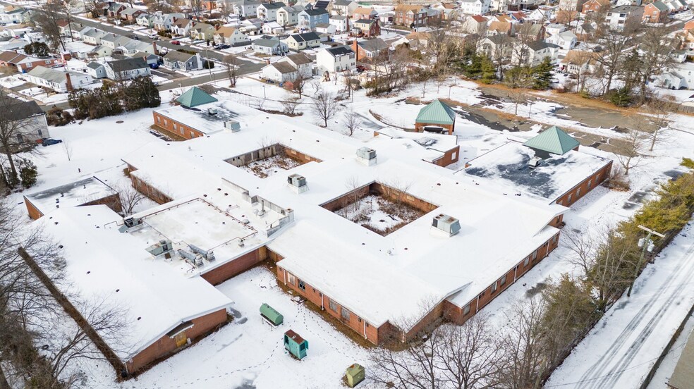 More Photos Of 210 George St, Hartford Skilled Nursing Facility For Sale