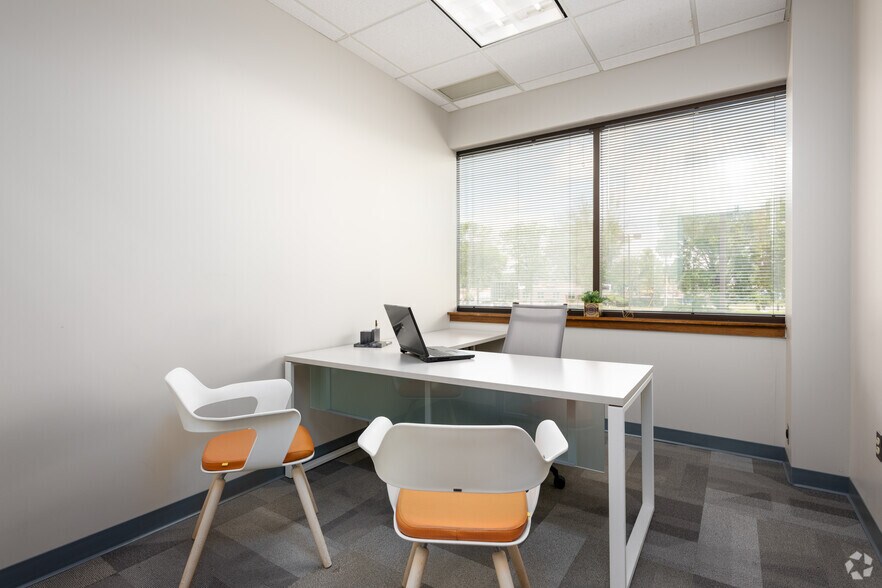 More Photos Of 806 Green Valley Rd, Greensboro Office Residential For Lease