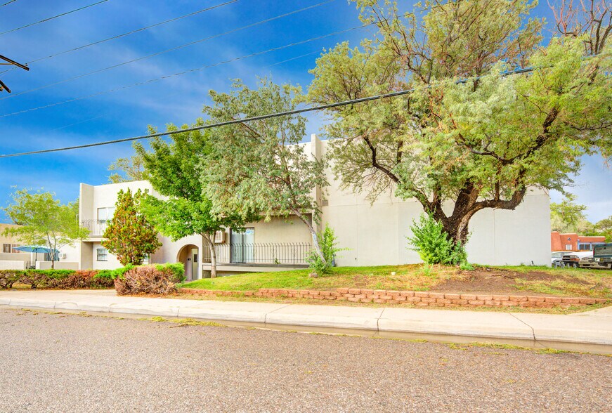 More Photos Of 200 Hermosa Dr NE, Albuquerque Apartments For Sale