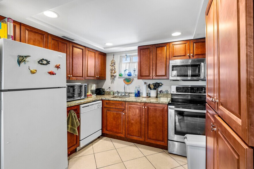 More Photos Of 628 Southwind Cir, North Palm Beach Apartments For Sale