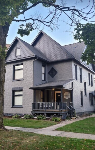 More Photos Of 103 N Almer St, Caro Hospitality For Sale