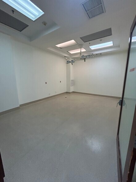 More Photos Of 50 N La Cienega Blvd, Beverly Hills Coworking Space