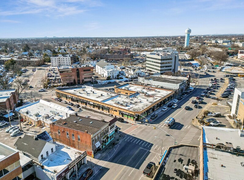 More Photos Of 228 Merrick Rd, Rockville Centre Storefront Retail Residential For Lease