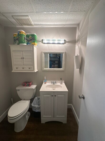 More Photos Of 537 Douglas Ave, Dunedin Storefront For Lease