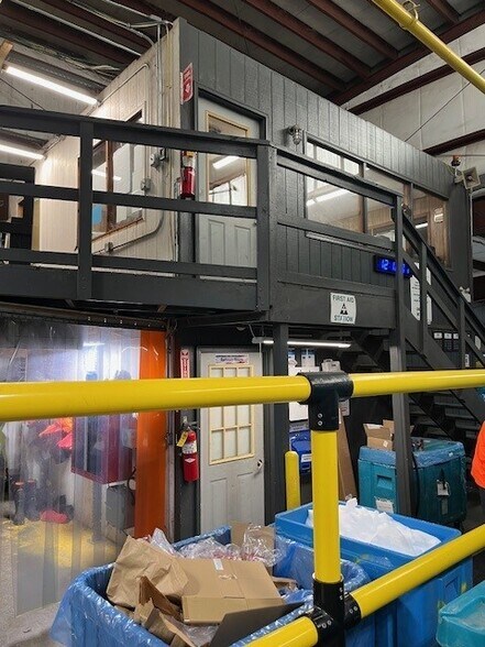 More Photos Of 2230 Stewart Rd, Muscatine Flex For Sale