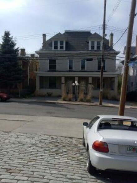 More Photos Of 1818-1820 Winhurst St, Pittsburgh Apartments For Sale