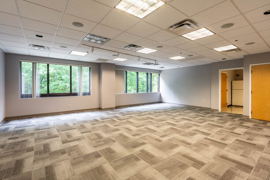 More Photos Of 500 Southborough Dr, South Portland Office For Lease